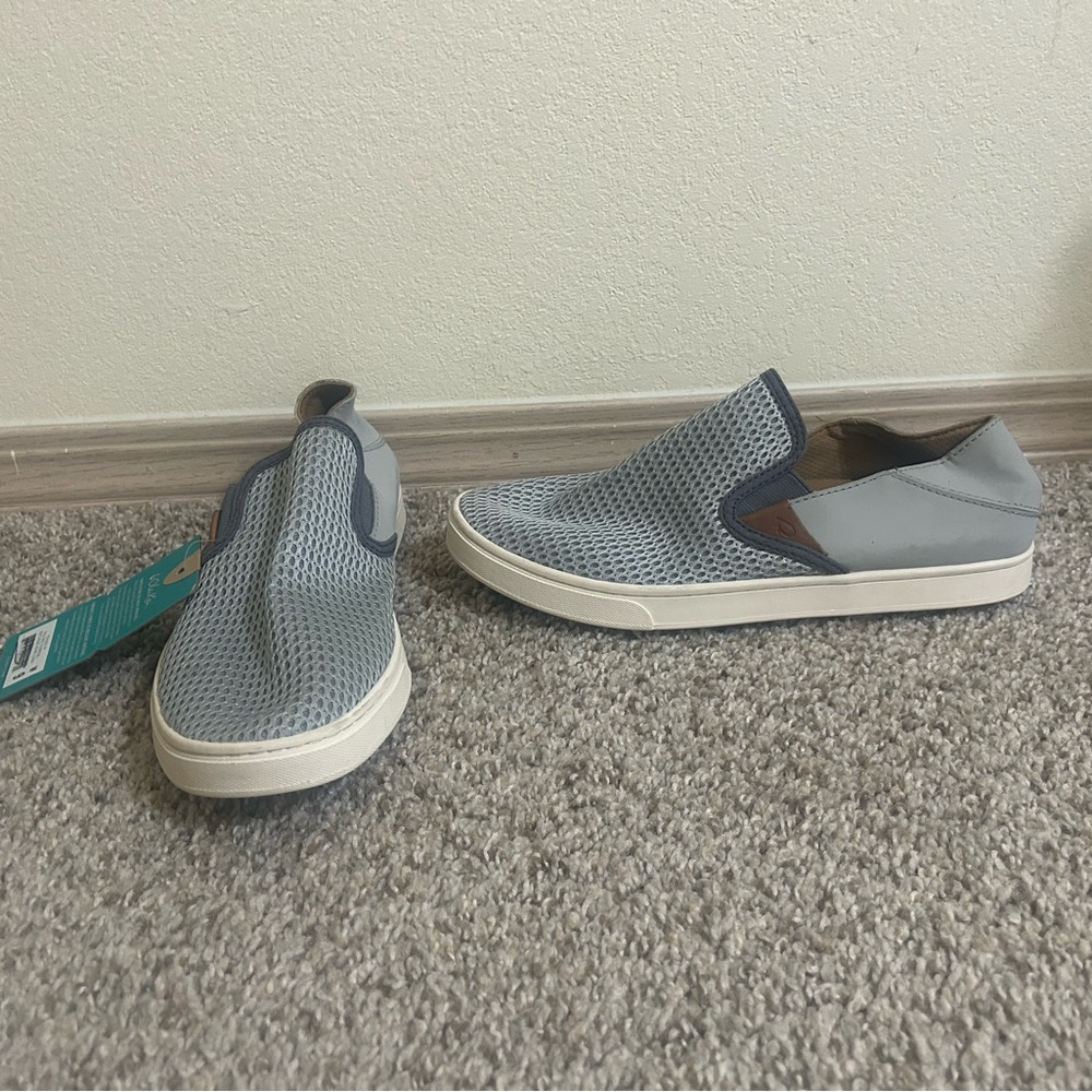 NWT OluKai Pehuea Slip-On Shoes Women's Pale Gray Charcoal Size 9 Mesh Outdoor